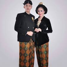 Featured image of post Pakaian Adat Jawa Tengah Kebaya Masyarakat jawa tengah mengenal berbagai macam pakaian adat